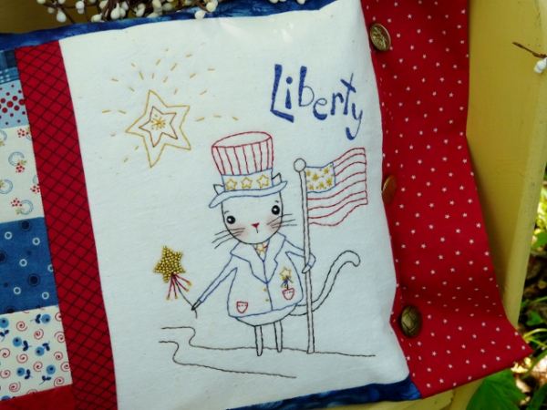 Liberty patchwork pillow cat embroidery pattern #329