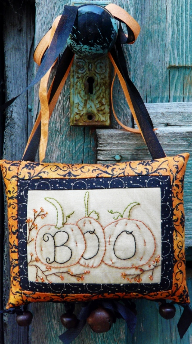 Halloween BOO embroidery pumpkin Pattern  - primitive pillow stitchery tuck seam