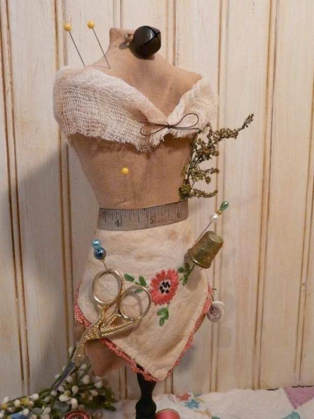 Mannequin dress form pin keep pattern