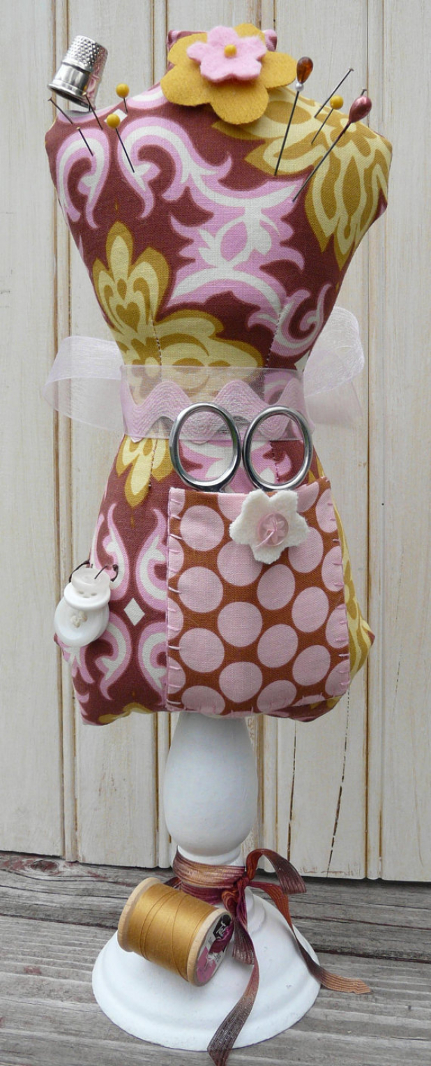 Mannequin dress form pin keep pattern bright butler fabric