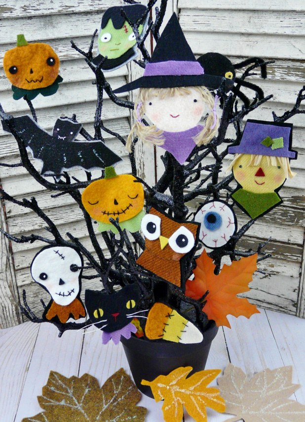 Halloween wool wreath and corsage