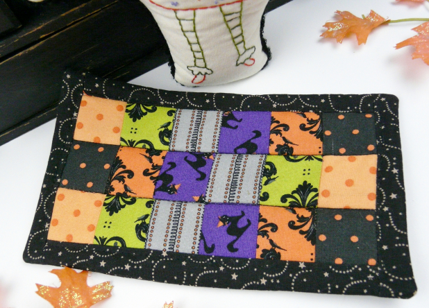 Mini quilt halloween pumpkin doll pattern