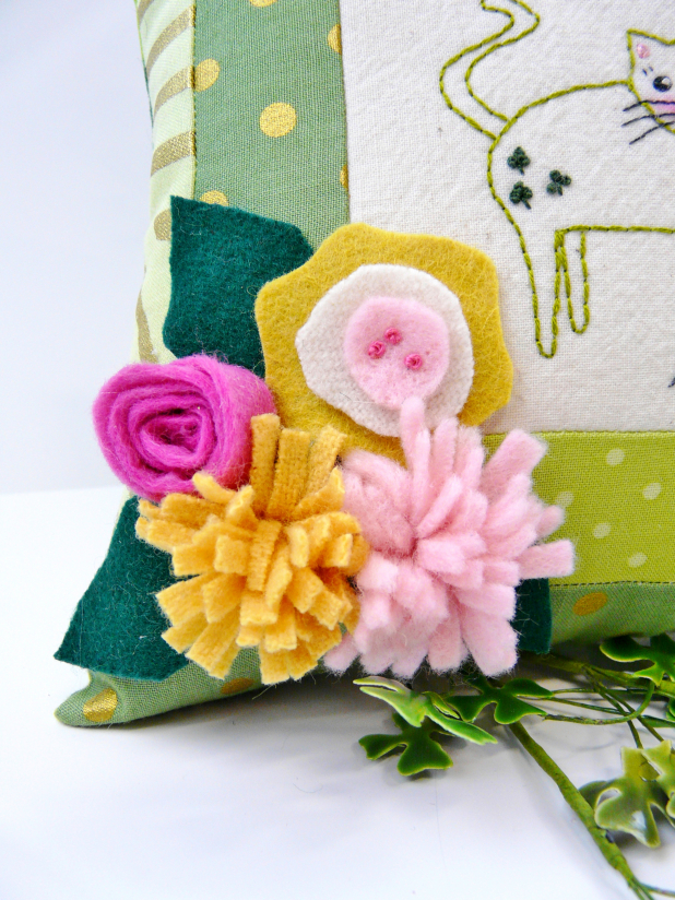 Shamrock cat pillow felt flowers pattern