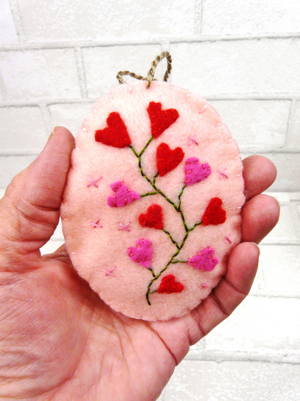 Sweet Valentine wool Ornaments Pattern 429