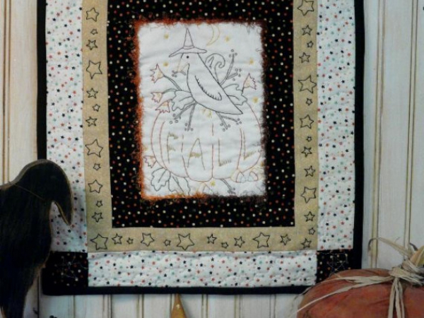 FALL crow wallhanging stitchery Pattern quilt