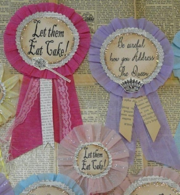 QUEEN Badges pin & wand pattern