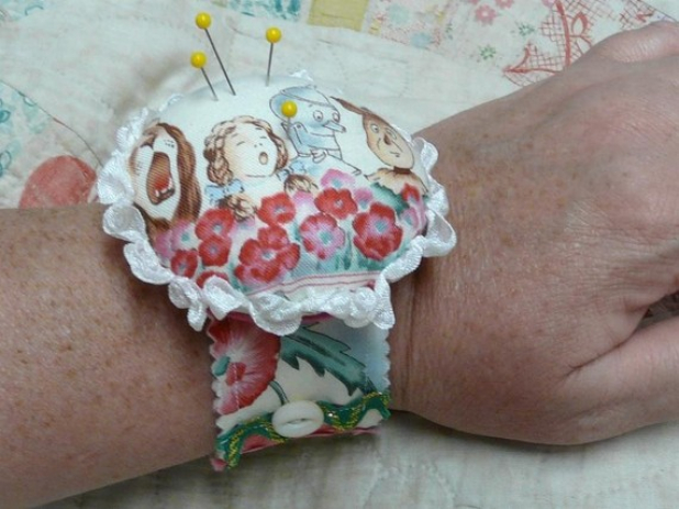 Pretty wrist cuff pin cushion pattern wizard of oz