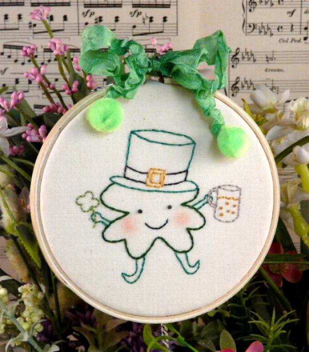 Party shamrocker stitchery pattern