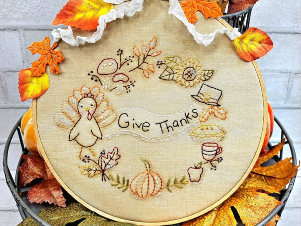 Give thanks wreath Stitchery PDF Pattern - embroidery design