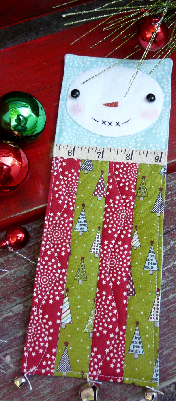A vintage Christmas mini Quilts pattern snowman