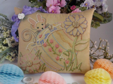 Egg-stra cute mouse Stitchery embroidery Pattern