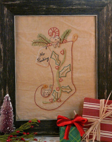 "No Peeking" Christmas Mouse Stocking stitchery pattern