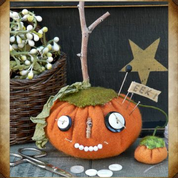 Prim Pumpkin pincushion Halloween pattern -  needle sharpener pin cushion 201